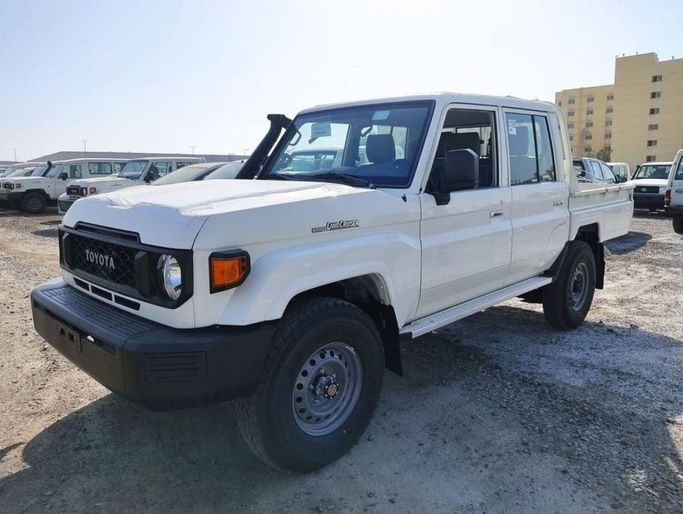 جديدة ⁦Toyota Land Cruiser 70 Series 70 Series Facelift 2، 4.2 l، 2026⁩ في في الإمارات, عجمان من KDVIS، اللون أبيض. المواصفات الأوروبية | AUTO.AE | إعلان #285740