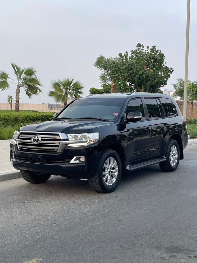Подержанный ⁦Toyota Land Cruiser 200 Series Рестайлинг 2, 4.0 л, 2019⁩ в ОАЭ, Аджман от DEAL CARS Черный цвет. GCC | AUTO.AE | Объявление #288158