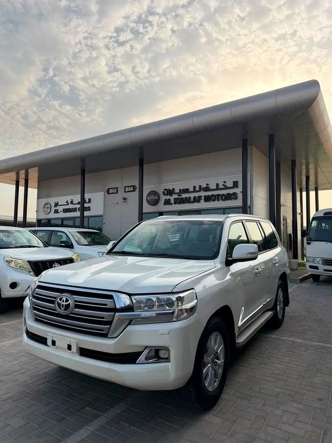 Used ⁦Toyota Land Cruiser 200 Series Facelift 2, 4.5 l, 2019⁩ in UAE, Ajman by AL KHALAF CARS FZE, White color. GCC Specs | AUTO.AE | Listing #290964