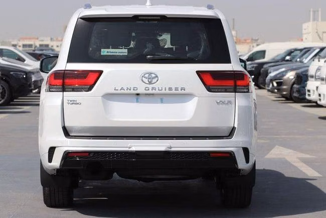 جديدة Toyota Land Cruiser Twin Turbo السلسلة 300، 3.5 لتر، 2026 في الإمارات، عجمان من MAKKI MOTORS، اللون أبيض. مواصفات الخليج | AUTO.AE | إعلان #296453 — صورة 6 من 10