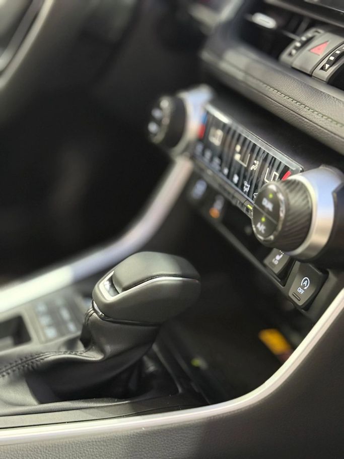 New Toyota RAV4 V (XA50), 2.5 l, 2025 in Ajman by Abu Rashid Cars , White color. GCC Specs | AUTO.AE