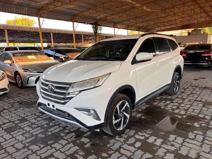 Подержанный Toyota Rush II, 1.5 л, 2019 в Аджмане от Horizon International Used Cars Белый цвет. GCC | AUTO.AE | Объявление #272065