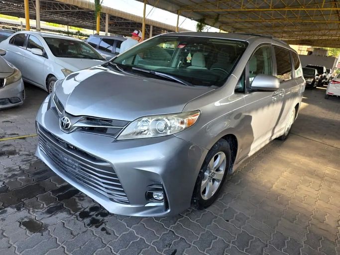 Подержанный Toyota Sienna III Рестайлинг 2, 3.5 л, 2018 в Аджмане от Horizon International Used Cars Серый цвет. Американская | AUTO.AE | Объявление #272067