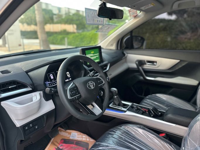 مستعملة Toyota Veloz، 1.5 لتر، 2024 في الإمارات، عجمان من SHEIKH MORAD USED CARS، اللون أبيض. مواصفات الخليج | AUTO.AE | إعلان #296084 — صورة 12 من 15