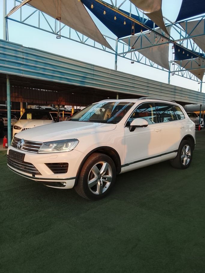 مستعملة Volkswagen Touareg فيس ليفت الثاني, 3.6 l, 2016 في في عجمان من AL FAYHA CARS، اللون أبيض. مواصفات الخليج | AUTO.AE | إعلان #264365
