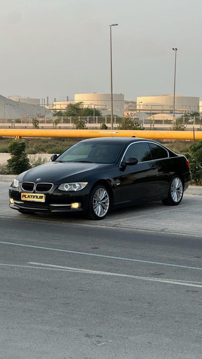 Used ⁦BMW 3 Series 325i V (E90/E91/E92/E93), 2.5 l, 2010⁩ in Bahrain, Ar Rifā‘ by Platinum Company Car, Black color.  | AUTO.AE | Listing #287903