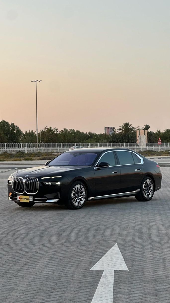 مستعملة ⁦BMW 7 Series 735i سابعاً (G70)، 3.0 l، 2023⁩ في في البحرين, الرفاع من Platinum Company Car، اللون أسود.  | AUTO.AE | إعلان #287646