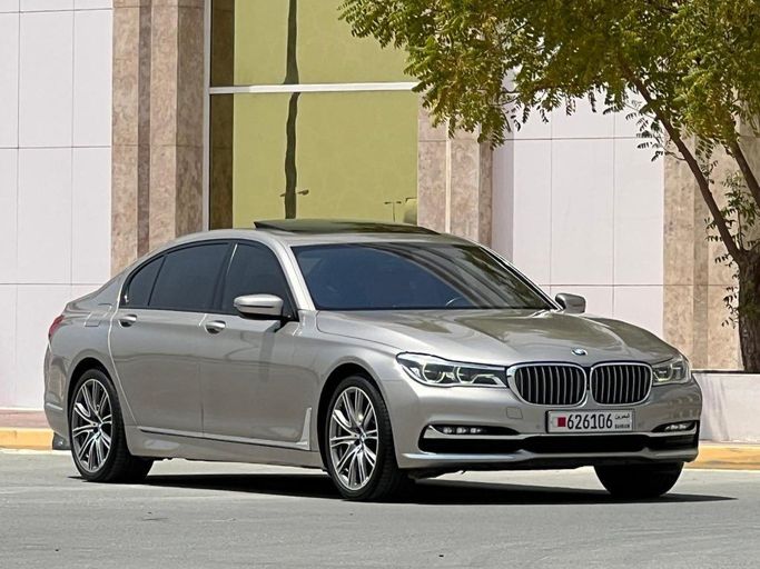 Used ⁦BMW 7 Series 730i VI (G11/G12), 2.0 l, 2018⁩ in Bahrain, Ar Rifā‘ by Platinum Company Car, Silver color.  | AUTO.AE | Listing #287907