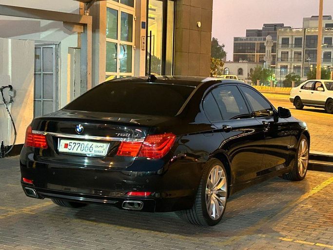 Подержанный ⁦BMW 7 Series 750Li V (F01/F02/F04), 4.4 л, 2009⁩ в Бахрейн, Ар Рифа‘ от Platinum Company Car Черный цвет.  | AUTO.AE | Объявление #287937