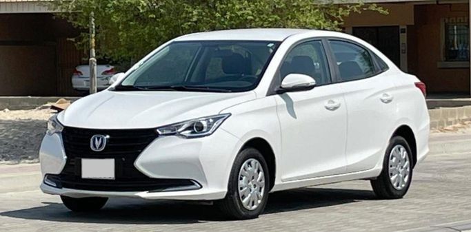 Подержанный ⁦Changan Alsvin, 1.5 л, 2024⁩ в Бахрейн, Ар Рифа‘ от Platinum Company Car Белый цвет.  | AUTO.AE | Объявление #287967