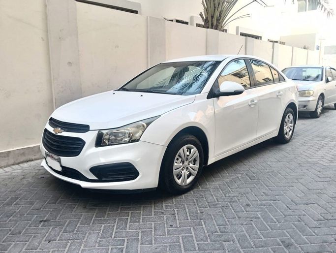 Used ⁦Chevrolet Cruze I Facelift, 1.8 l, 2016⁩ in Bahrain, Ar Rifā‘ by Platinum Company Car, White color.  | AUTO.AE | Listing #288316