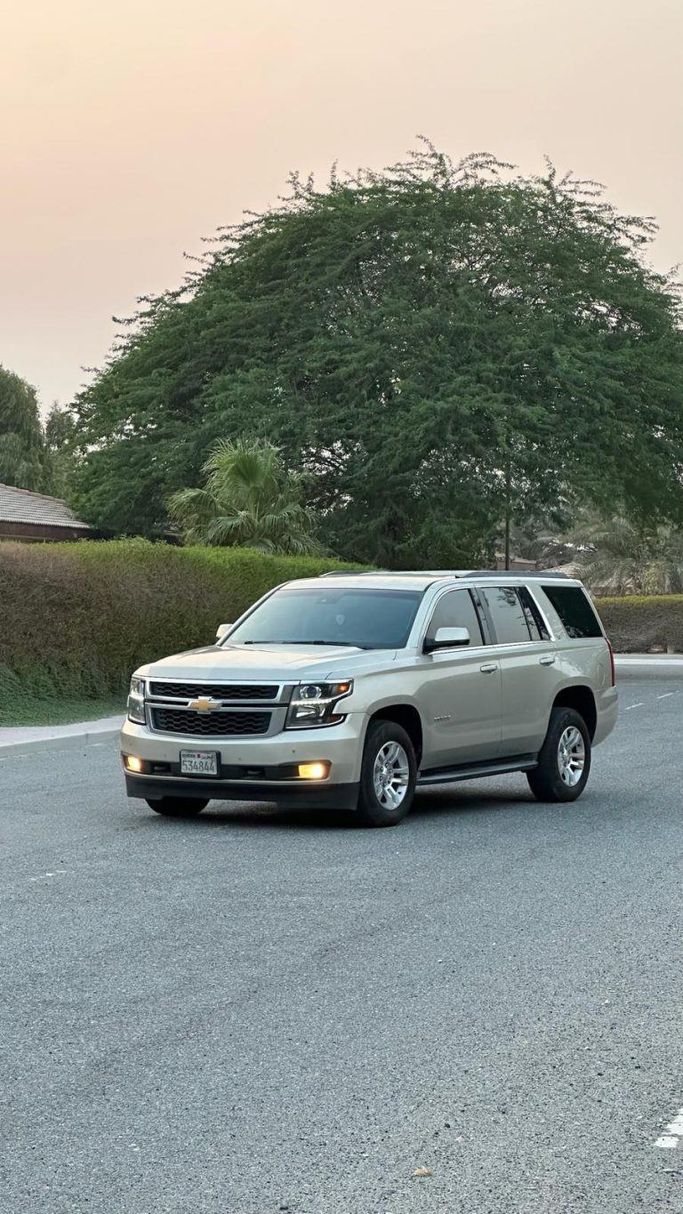 مستعملة ⁦Chevrolet Tahoe رابعاً، 5.3 l، 2015⁩ في في البحرين, الرفاع من Platinum Company Car، اللون ذهبي.  | AUTO.AE | إعلان #288202