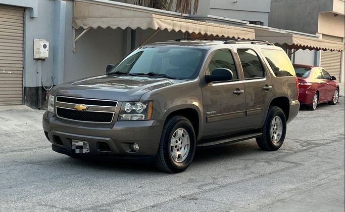 مستعملة ⁦Chevrolet Tahoe ثالثاً، 4.8 l، 2013⁩ في في البحرين, الرفاع من Platinum Company Car، اللون رمادي.  | AUTO.AE | إعلان #288207