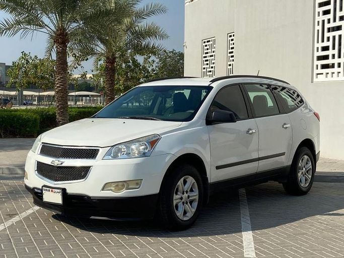 Подержанный ⁦Chevrolet Traverse I, 3.6 л, 2012⁩ в Бахрейн, Ар Рифа‘ от Howar showroom Белый цвет. GCC | AUTO.AE | Объявление #293742