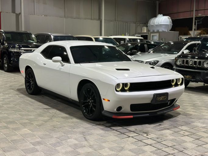 Подержанный ⁦Dodge Challenger GT III Рестайлинг 2, 3.6 л, 2018⁩ в Бахрейн, Ар Рифа‘ от Scoop Cars Белый цвет. GCC | AUTO.AE | Объявление #287747