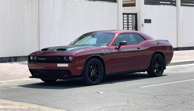 Used ⁦Dodge Challenger R_T III Facelift 2, 5.7 l, 2018⁩ in Bahrain, Ar Rifā‘ by Platinum Company Car, Maroon color.  | AUTO.AE | Listing #288526