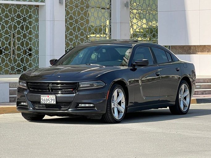 مستعملة ⁦Dodge Charger SXT عملية فيس ليفت السابع (LD)، 3.6 l، 2018⁩ في في البحرين, الرفاع من Platinum Company Car، اللون أسود.  | AUTO.AE | إعلان #288522