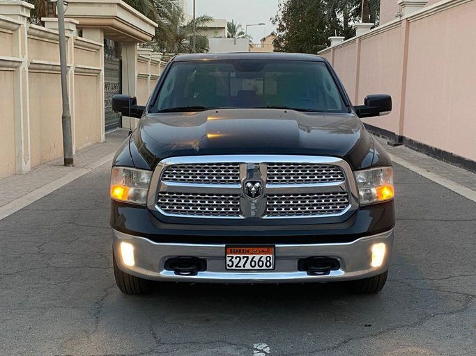 Used ⁦Dodge RAM IV (DS/DJ), 5.7 l, 2015⁩ in Bahrain, Ar Rifā‘ by Platinum Company Car, Black color.  | AUTO.AE | Listing #288520