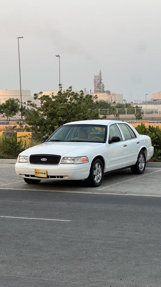 Подержанный ⁦Ford Crown Victoria II, 4.6 л, 2009⁩ в Бахрейн, Ар Рифа‘ от Platinum Company Car Белый цвет.  | AUTO.AE | Объявление #287600