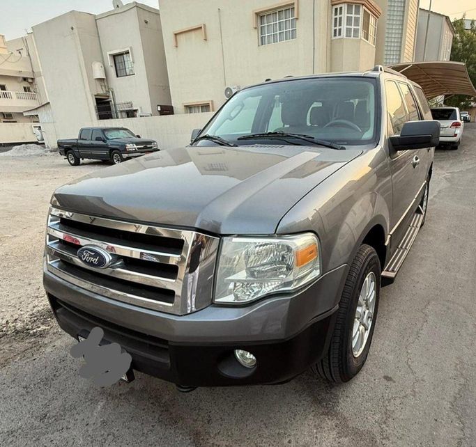 مستعملة ⁦Ford Expedition ثالثاً، 5.4 l، 2011⁩ في في البحرين, الرفاع من Platinum Company Car، اللون رمادي.  | AUTO.AE | إعلان #288551