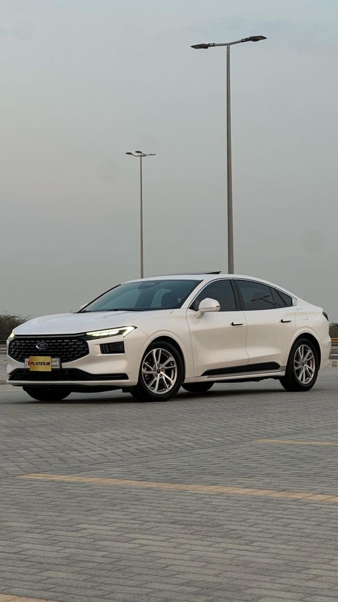 مستعملة ⁦Ford Taurus الثامن، 2.0 l، 2023⁩ في في البحرين, الرفاع من Platinum Company Car، اللون أبيض.  | AUTO.AE | إعلان #287652