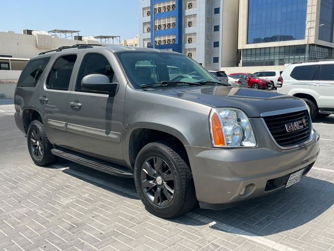 Подержанный ⁦GMC Yukon III (GMT900), 6.0 л, 2007⁩ в Бахрейн, Ар Рифа‘ от Scoop Cars Серый цвет. GCC | AUTO.AE | Объявление #287860