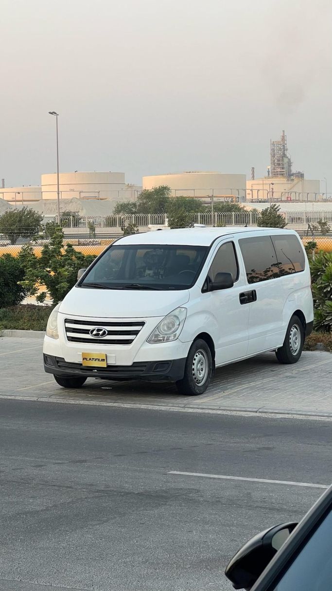 Used ⁦Hyundai H-1 II (TQ) Facelift, 2.5 l, 2016⁩ in Bahrain, Ar Rifā‘ by Platinum Company Car, White color.  | AUTO.AE | Listing #287602