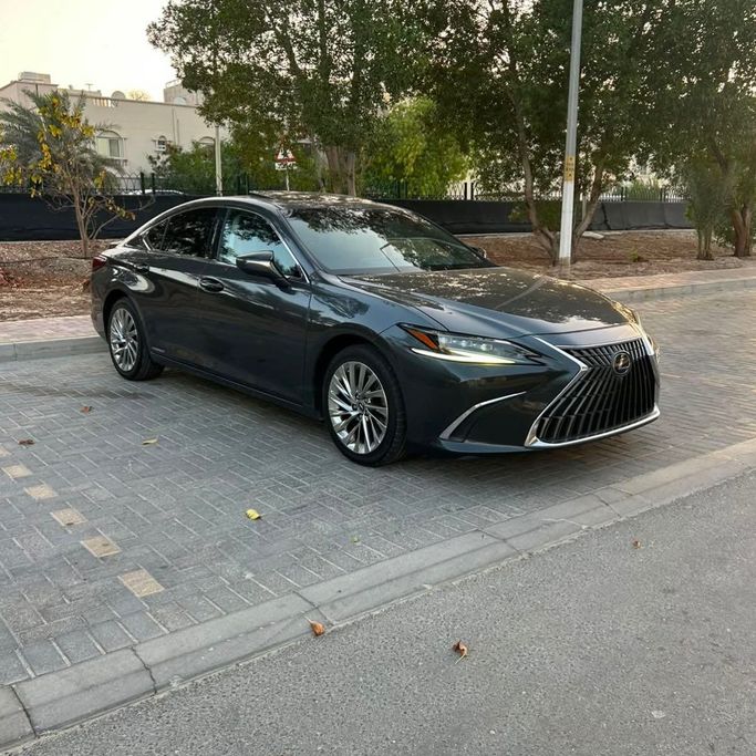 مستعملة ⁦Lexus ES 300h فيس ليفت السابع، 2.5 l، 2022⁩ في في البحرين, الرفاع من Auto Avenue cars، اللون أسود.  | AUTO.AE | إعلان #291213