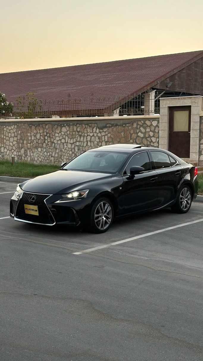 مستعملة ⁦Lexus IS 300 ثالثاً فيس ليفت، 2.0 l، 2019⁩ في في البحرين, الرفاع من Platinum Company Car، اللون أسود.  | AUTO.AE | إعلان #287571