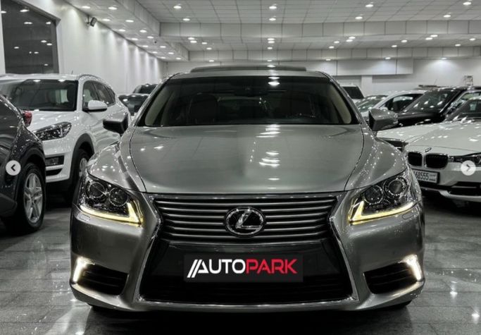 مستعملة ⁦Lexus LS 460 L عملية فيس ليفت IV 2، 4.6 l، 2015⁩ في في البحرين, الرفاع من Auto Park Motors، اللون رمادي.  | AUTO.AE | إعلان #289764