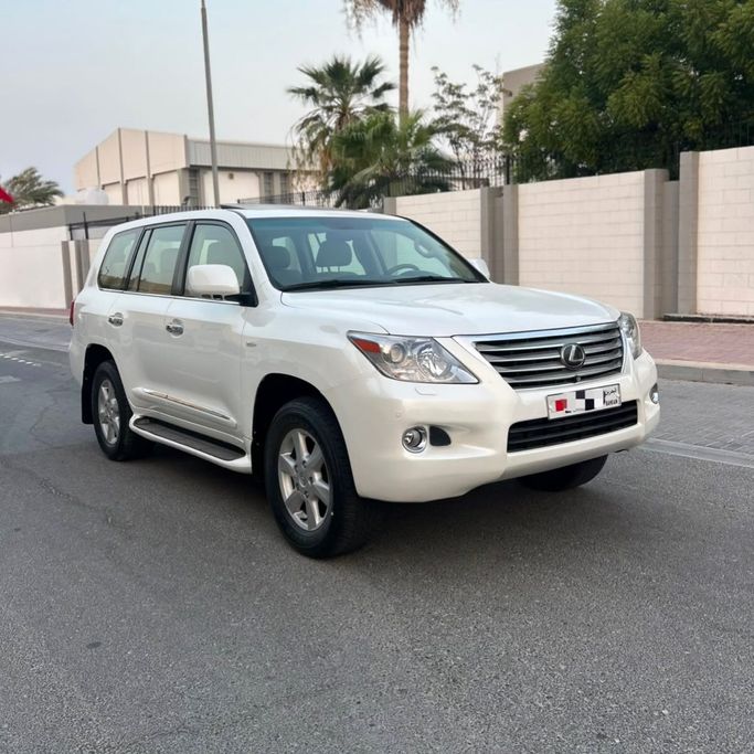 Подержанный ⁦Lexus LX 570 III, 5.7 л, 2010⁩ в Бахрейн, Ар Рифа‘ от Auto Avenue cars Белый цвет.  | AUTO.AE | Объявление #291196