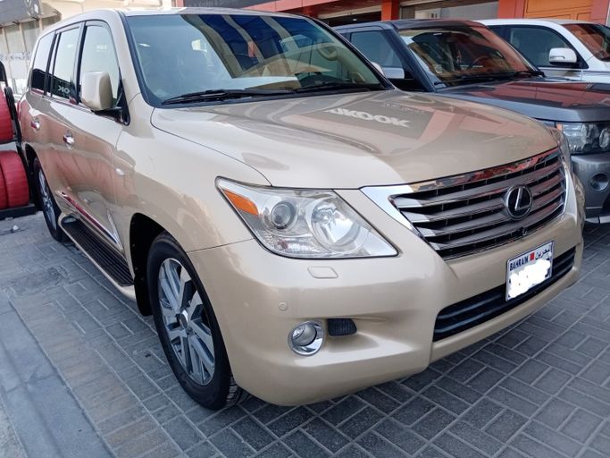 Подержанный ⁦Lexus LX 570 III, 5.7 л, 2008⁩ в Бахрейн, Ар Рифа‘ от alhoot class showroom Золотистый цвет.  | AUTO.AE | Объявление #291371