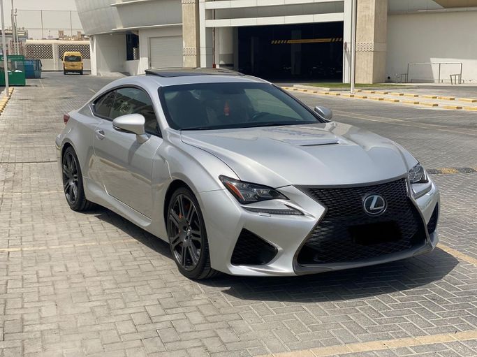 Подержанный ⁦Lexus RC F I, 5.0 л, 2017⁩ в Бахрейн, Ар Рифа‘ от alhoot class showroom Серебристый цвет.  | AUTO.AE | Объявление #291363