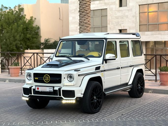 مستعملة ⁦Mercedes-Benz G-Class AMG Brabus 700 I (W463) عملية فيس ليفت 2، 5.5 l، 2013⁩ في في البحرين, الرفاع من alhoot class showroom، اللون أبيض.  | AUTO.AE | إعلان #290587