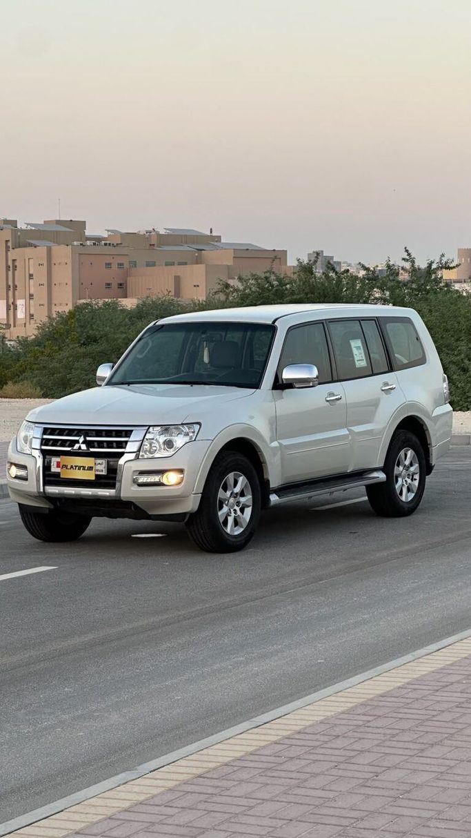 Used ⁦Mitsubishi Pajero IV Facelift 2, 3.8 l, 2020⁩ in Bahrain, Ar Rifā‘ by Platinum Company Car, Silver color.  | AUTO.AE | Listing #287588