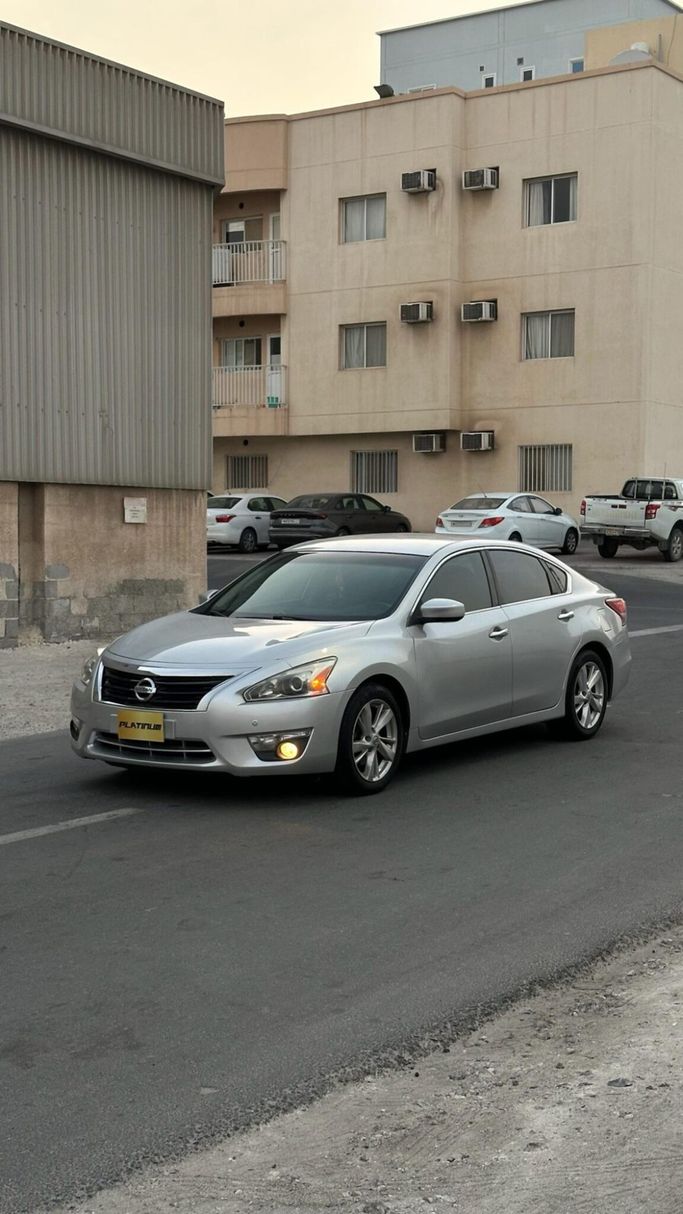 Подержанный ⁦Nissan Altima V (L33), 3.5 л, 2013⁩ в Бахрейн, Ар Рифа‘ от Platinum Company Car Серебристый цвет.  | AUTO.AE | Объявление #287648