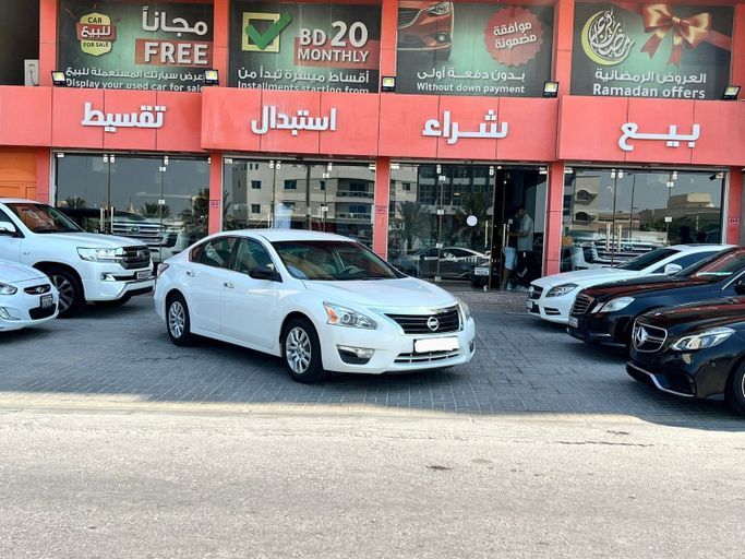 Used ⁦Nissan Altima V (L33), 2.5 l, 2013⁩ in Bahrain, Ar Rifā‘ by alhoot class showroom, White color.  | AUTO.AE | Listing #291929