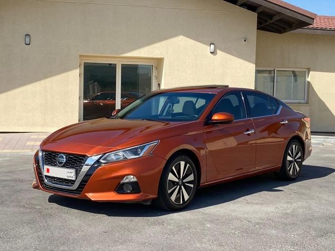 Used ⁦Nissan Altima VI (L34), 2.5 l, 2019⁩ in Bahrain, Ar Rifā‘ by Howar showroom, Bronze color. GCC Specs | AUTO.AE | Listing #293544