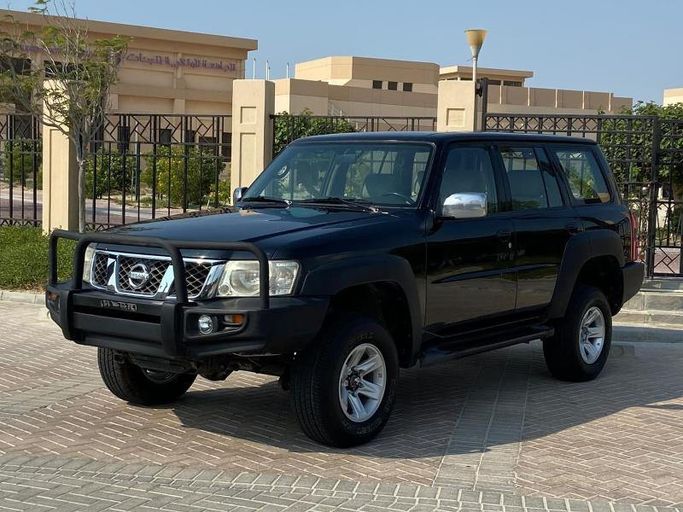 مستعملة ⁦Nissan Patrol عملية فيس ليفت V (Y61)، 4.8 l، 2008⁩ في في البحرين, الرفاع من Howar showroom، اللون أسود. مواصفات الخليج | AUTO.AE | إعلان #293724