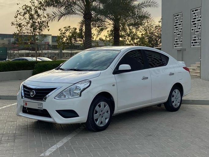 مستعملة ⁦Nissan Sunny فيس ليفت N17، 1.5 l، 2023⁩ في في البحرين, الرفاع من Howar showroom، اللون أبيض. مواصفات الخليج | AUTO.AE | إعلان #292637