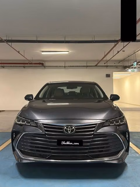 Used ⁦Toyota Avalon V, 2.5 l, 2019⁩ in Bahrain, Ar Rifā‘ by Shaikhan Cars, Grey color.  | AUTO.AE | Listing #290275