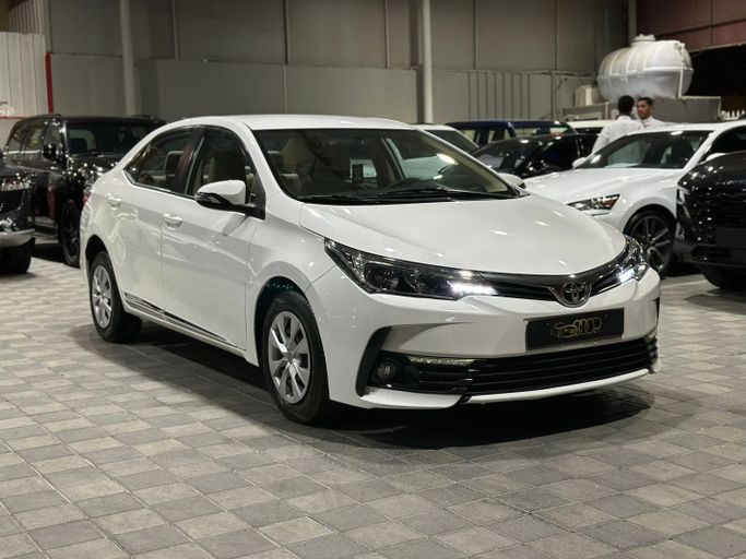 مستعملة ⁦Toyota Corolla XI (E160, E170, E170, E180) فيس ليفت 1، 1.6 l، 2018⁩ في في البحرين, الرفاع من Scoop Cars، اللون أبيض. مواصفات الخليج | AUTO.AE | إعلان #290411