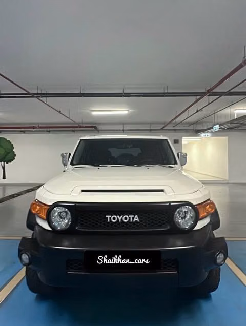 مستعملة ⁦Toyota FJ Cruiser، 4.0 l، 2019⁩ في في البحرين, الرفاع من Shaikhan Cars، اللون أبيض.  | AUTO.AE | إعلان #290261