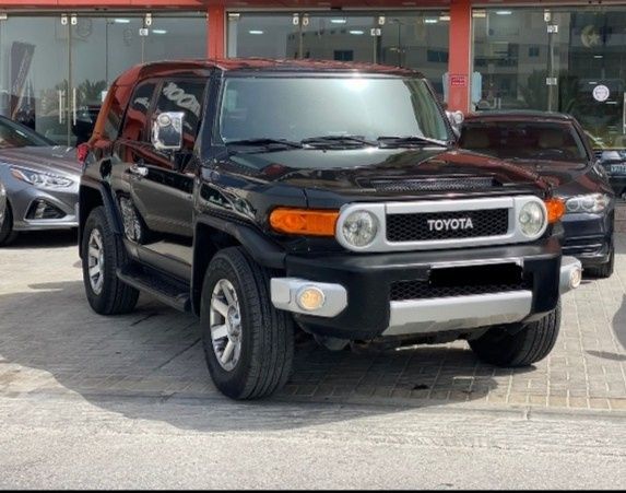 مستعملة ⁦Toyota FJ Cruiser، 4.0 l، 2011⁩ في في البحرين, الرفاع من alhoot class showroom، اللون أسود.  | AUTO.AE | إعلان #293236