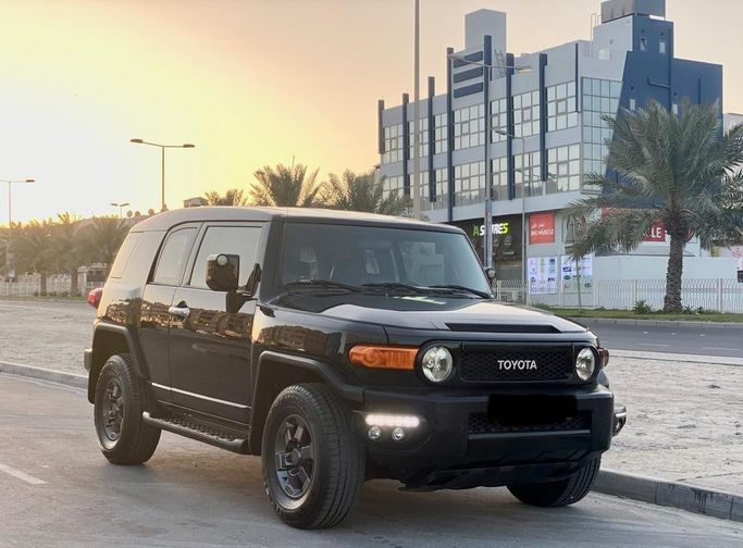 مستعملة ⁦Toyota FJ Cruiser، 4.0 l، 2008⁩ في في البحرين, الرفاع من alhoot class showroom، اللون أسود.  | AUTO.AE | إعلان #293304