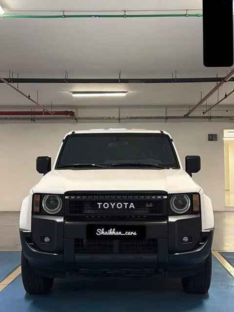 مستعملة ⁦Toyota Land Cruiser Prado سلسلة 250، 2.8 l، 2026⁩ في في البحرين, الرفاع من Shaikhan Cars، اللون أبيض.  | AUTO.AE | إعلان #290416