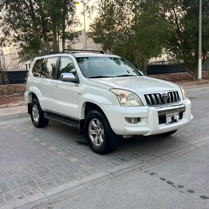 Подержанный ⁦Toyota Land Cruiser Prado 120 Series, 4.0 л, 2004⁩ в Бахрейн, Ар Рифа‘ от Auto Avenue cars Белый цвет.  | AUTO.AE | Объявление #291177
