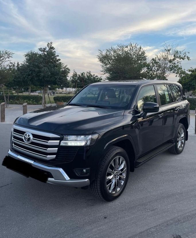 جديدة ⁦Toyota Land Cruiser السلسلة 300، 4.0 l، 2022⁩ في في البحرين, الرفاع من alhoot class showroom، اللون أسود.  | AUTO.AE | إعلان #291016