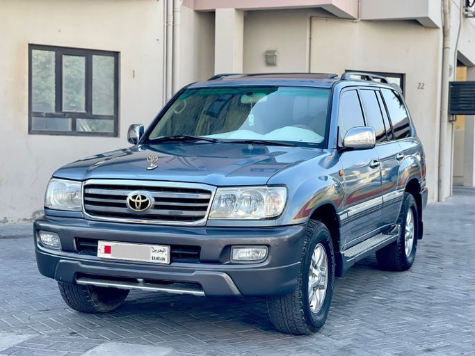 مستعملة ⁦Toyota Land Cruiser 100 Series 100 Series Facelift 2، 4.5 l، 2005⁩ في في البحرين, الرفاع من alhoot class showroom، اللون أزرق.  | AUTO.AE | إعلان #291035