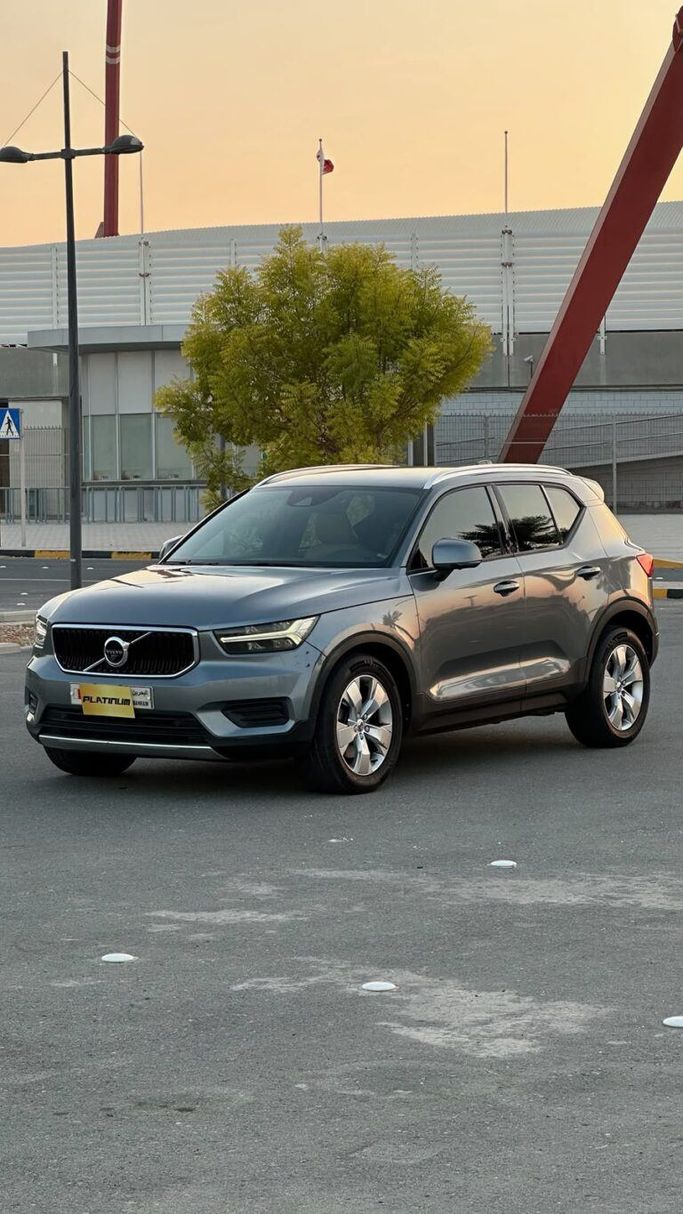 Used ⁦Volvo XC40 I, 2.0 l, 2018⁩ in Bahrain, Ar Rifā‘ by Platinum Company Car, Grey color.  | AUTO.AE | Listing #287584